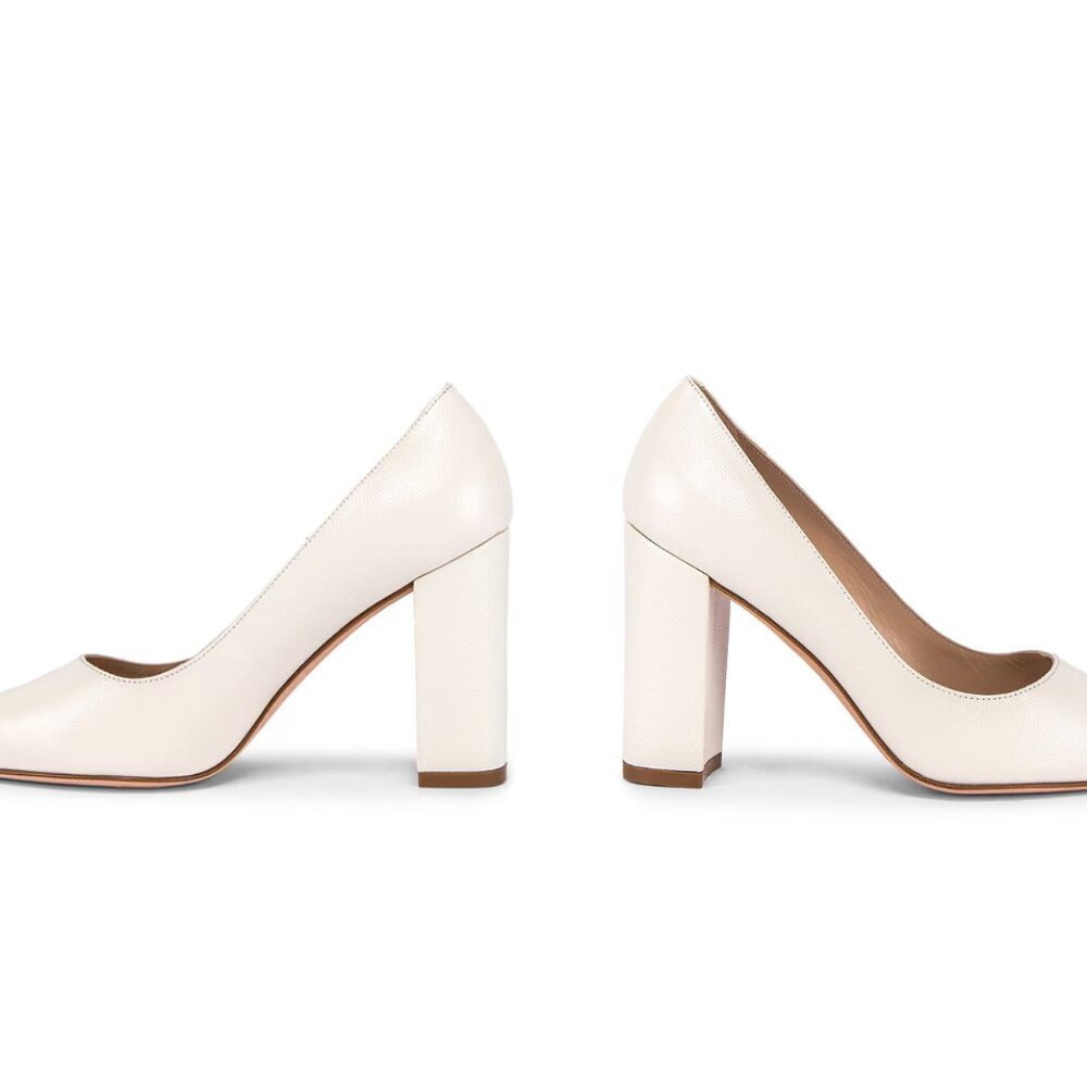 STUART WEITZMAN Laney Pointed Toe Block Heel Pebbled Leather Pumps Ivory 8 - Picture 8 of 9